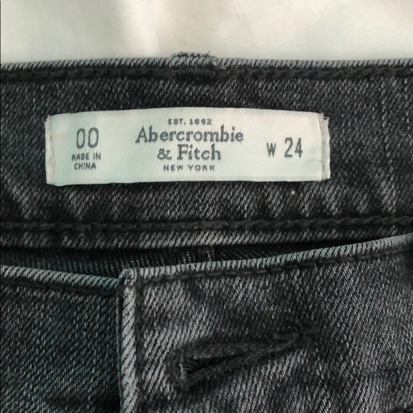 Shorts - Picture 2 of 3